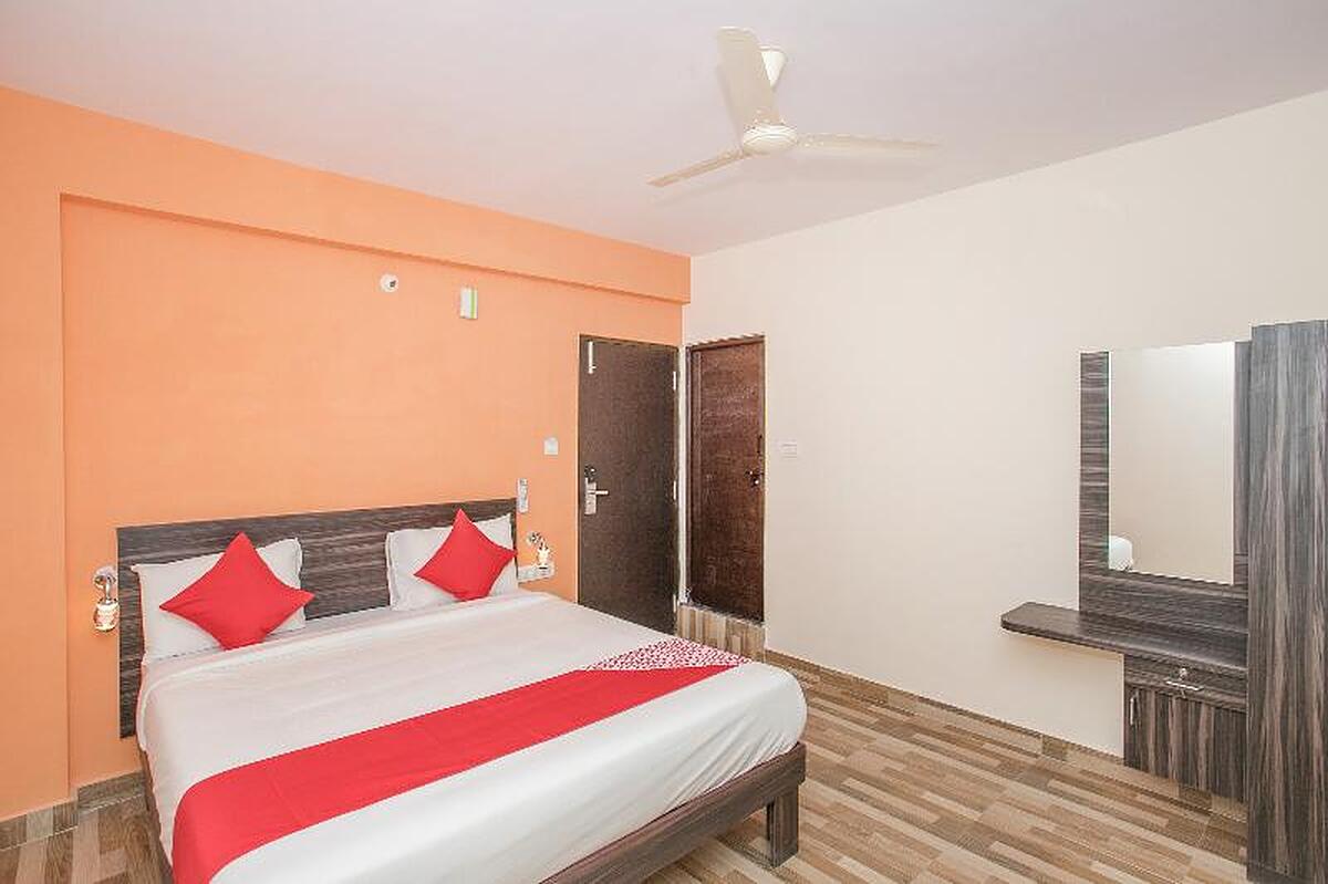 OYO 10480 Hotel PMR