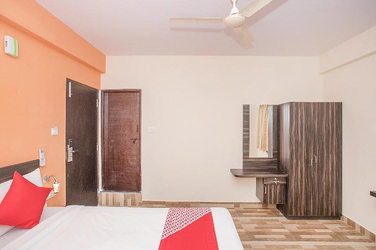 OYO 10480 Hotel PMR