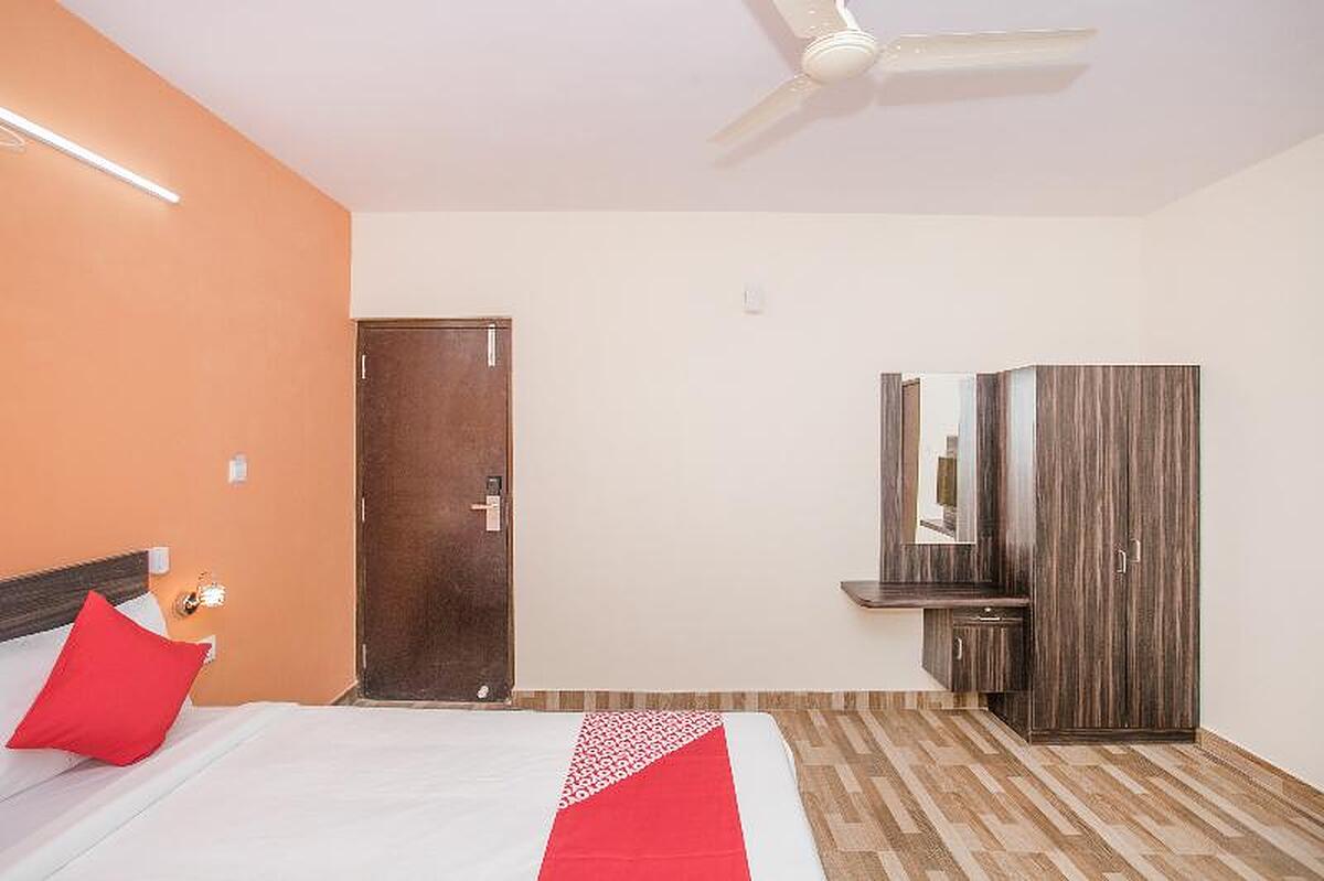 OYO 10480 Hotel PMR
