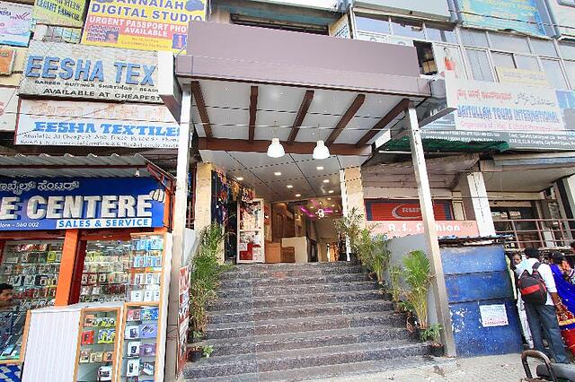 OYO 13029 Hotel Bestend