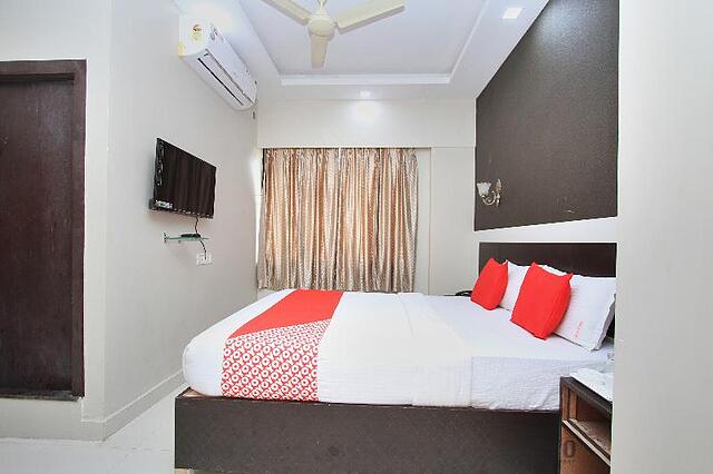 OYO 13029 Hotel Bestend