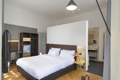 Dependance Golden Crown