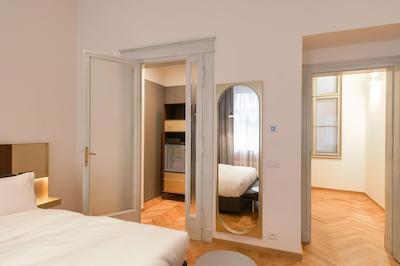 Dependance Golden Crown