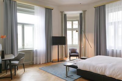 Dependance Golden Crown