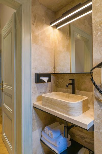 Dependance Golden Crown