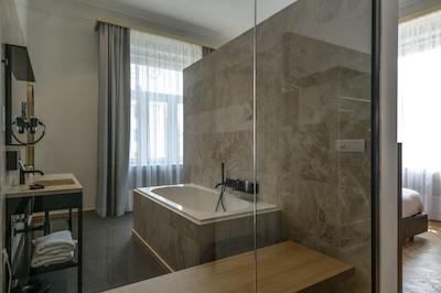 Dependance Golden Crown