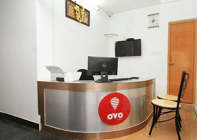 OYO 4767 Royal Park