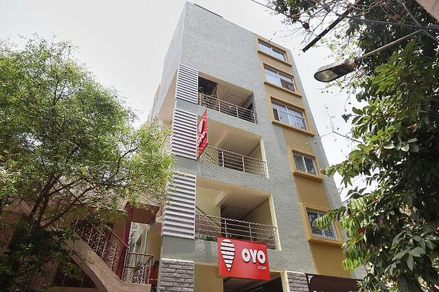 OYO 4767 Royal Park