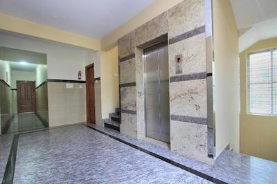 OYO 9151 Hotel Sri Sai Comforts