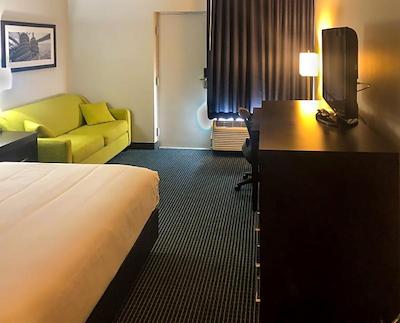 Days Inn by Wyndham Sarnia Harbourfront