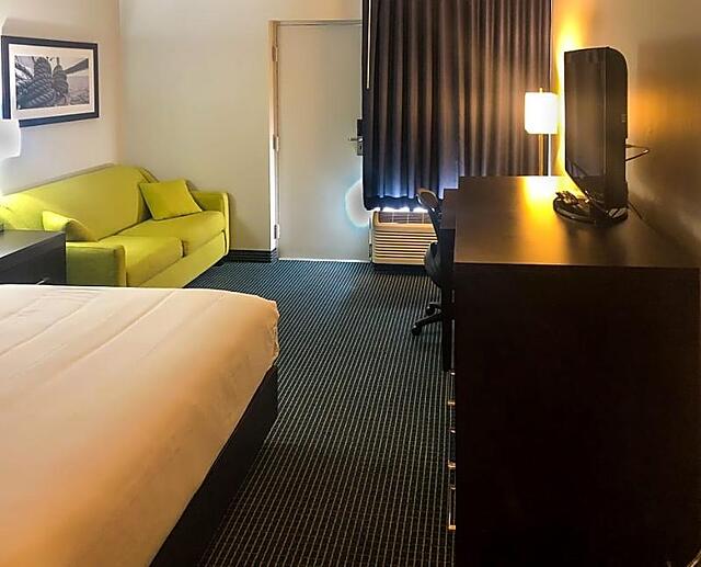 Days Inn by Wyndham Sarnia Harbourfront