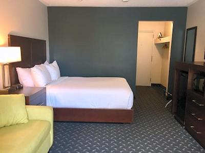 Days Inn by Wyndham Sarnia Harbourfront