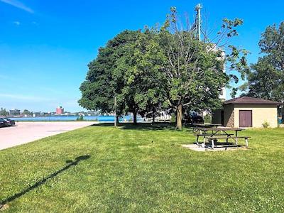 Days Inn by Wyndham Sarnia Harbourfront