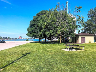 Days Inn by Wyndham Sarnia Harbourfront