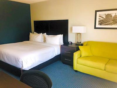 Days Inn by Wyndham Sarnia Harbourfront