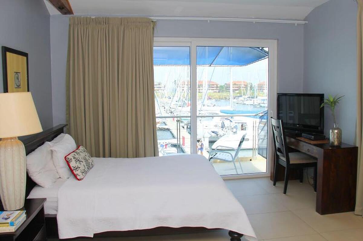 Marina Hotel At Shelter Bay