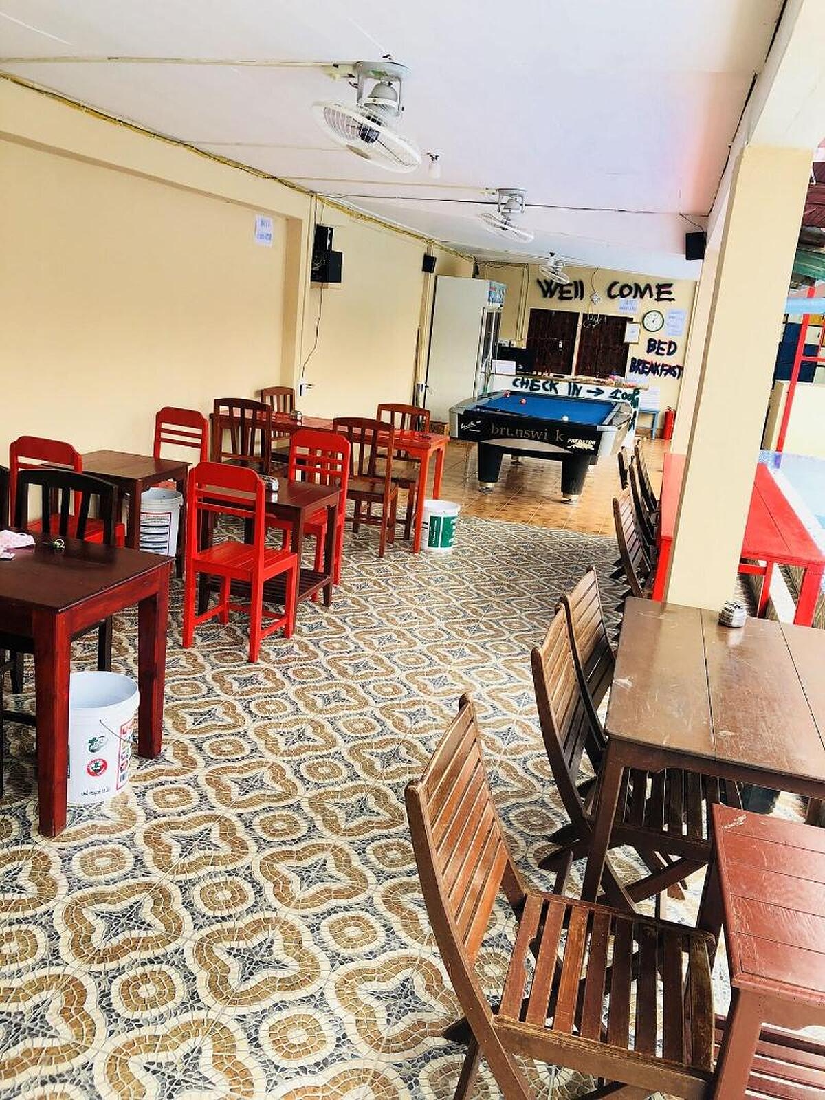 REAL VANG VIENG BACKPACKER HOSTEL