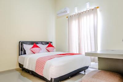 Oyo 1165 Cakalang Residence Syariah