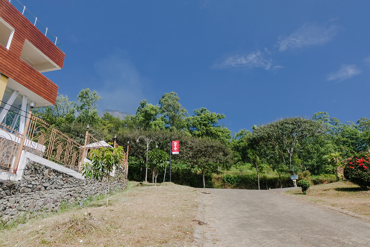 OYO 1194 Villa Bukit Panderman Residende