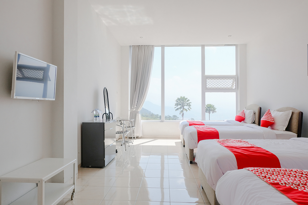 OYO 1194 Villa Bukit Panderman Residende