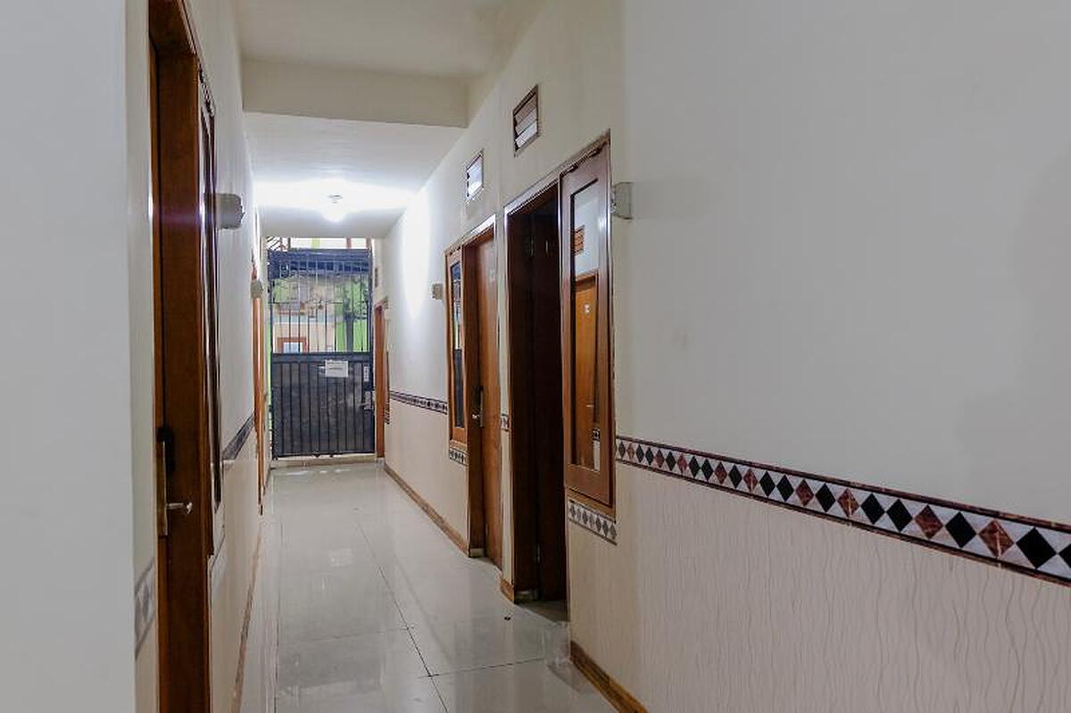 Oyo 1293 Dei Residence Arjosari