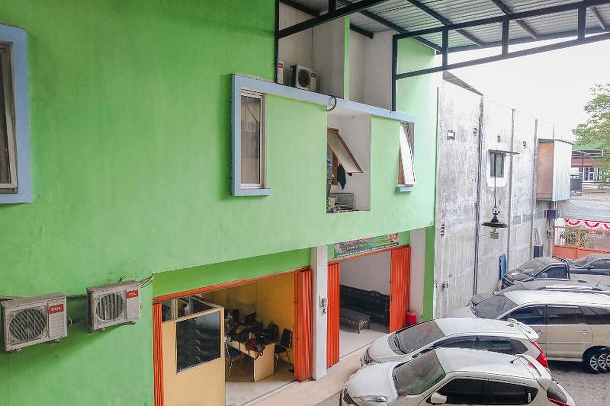 Oyo 1293 Dei Residence Arjosari