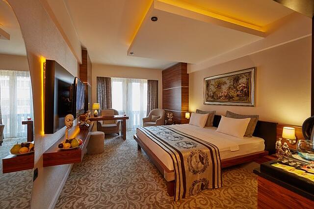 Madame Tadia Otel