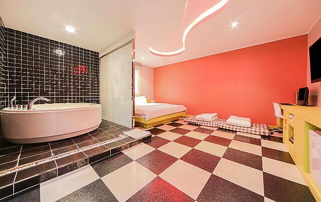 THE SHARP HOTEL