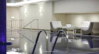 رنسانس مسکو مونارک سنتر