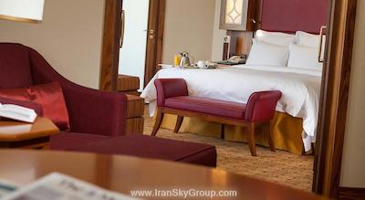 رنسانس مسکو مونارک سنتر