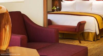 رنسانس مسکو مونارک سنتر