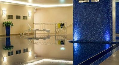 رنسانس مسکو مونارک سنتر