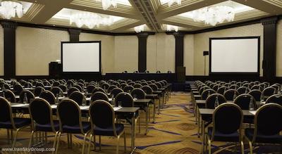 رنسانس مسکو مونارک سنتر