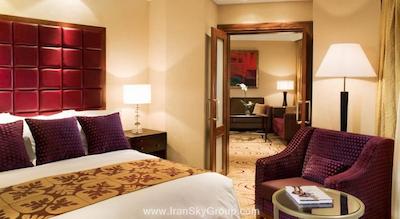 رنسانس مسکو مونارک سنتر