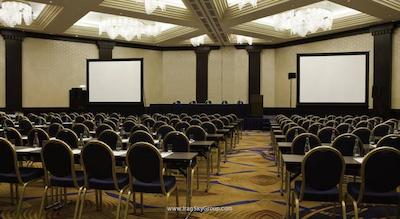 رنسانس مسکو مونارک سنتر