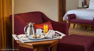 رنسانس مسکو مونارک سنتر