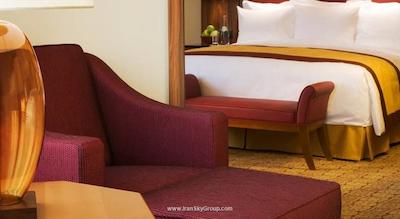 رنسانس مسکو مونارک سنتر