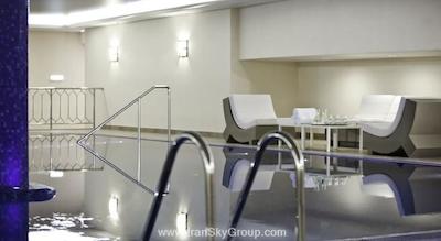 رنسانس مسکو مونارک سنتر