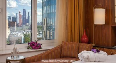 رنسانس مسکو مونارک سنتر