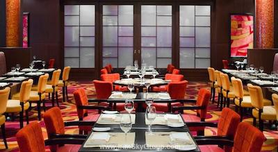 رنسانس مسکو مونارک سنتر