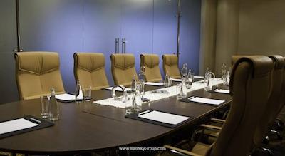 رنسانس مسکو مونارک سنتر