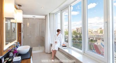 رنسانس مسکو مونارک سنتر