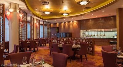 رنسانس مسکو مونارک سنتر