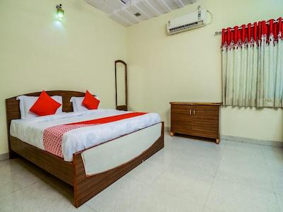 Oyo 18825 Hotel Akshey