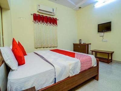 Oyo 18825 Hotel Akshey