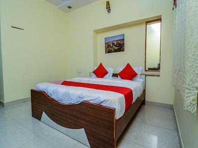 Oyo 18825 Hotel Akshey