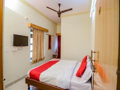 Oyo 18825 Hotel Akshey