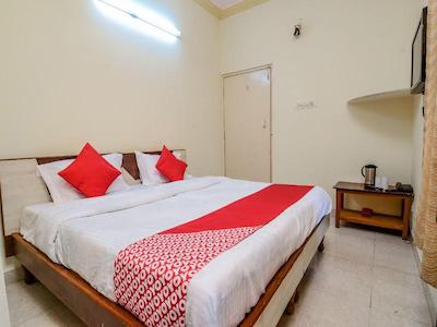 Oyo 18825 Hotel Akshey