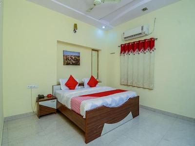 Oyo 18825 Hotel Akshey