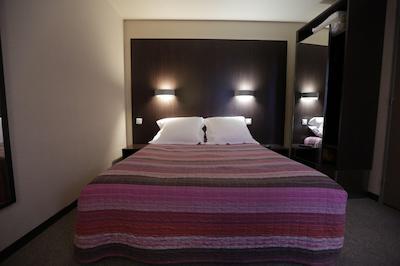 Ha Tel Au Petit Caporal